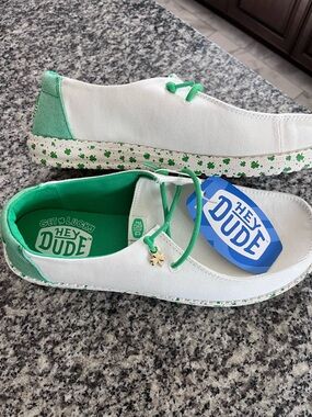 Hey Dude Wendy Shamrock Charm BRAND NEW Lightweight Casual Slip On Shoes W12 M10